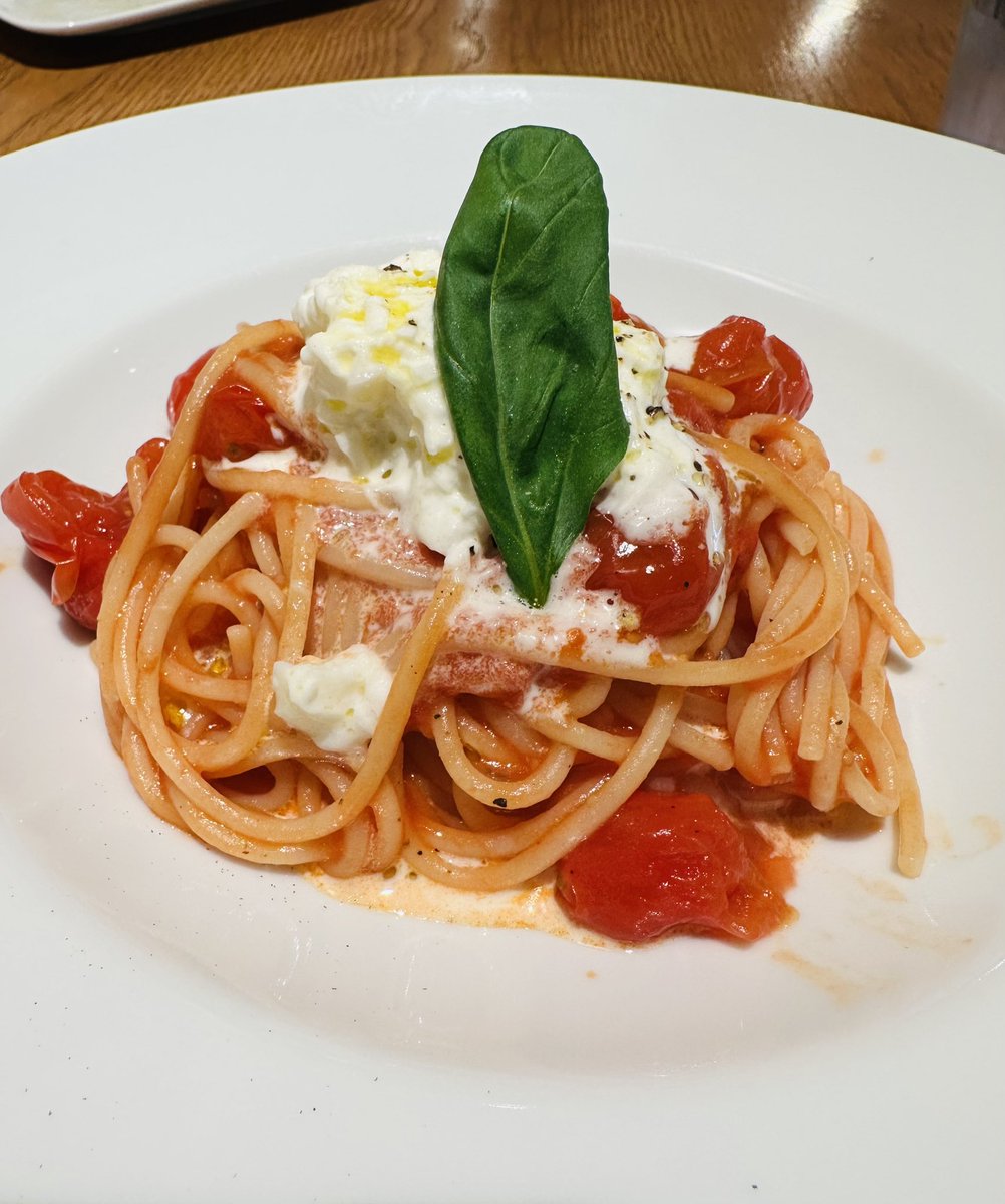 panzyminmin's tweet photo. 今日の #おひとりさまランチ 。
味を表現するなら、トマトジュースパスタ。
素材の味を楽しんで欲しい、との事ですが、雰囲気で食べるお店。

#銀座ランチ #孤独のグルメ #ぼっちめし https://t.co/5vh7CrNIBc
