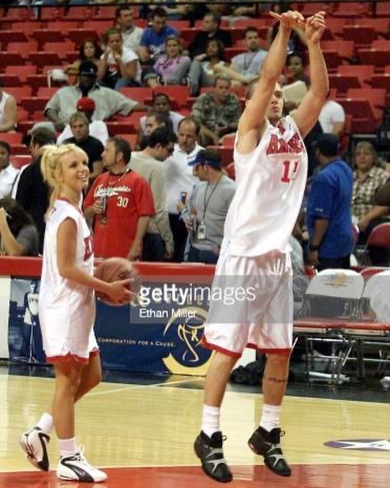 BreatheHeavy on Twitter "Britney posts photos of her and Justin