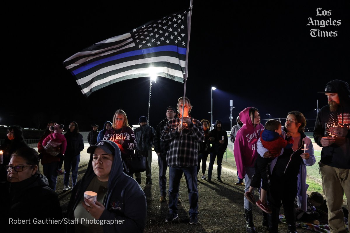 rgaut999's tweet photo. Hundreds mourn the death of Riverside County Sheriff's Deputy #DarnellCalhoun in #lakeelsinore
@latimesphotos https://t.co/ThkGEeCSx8