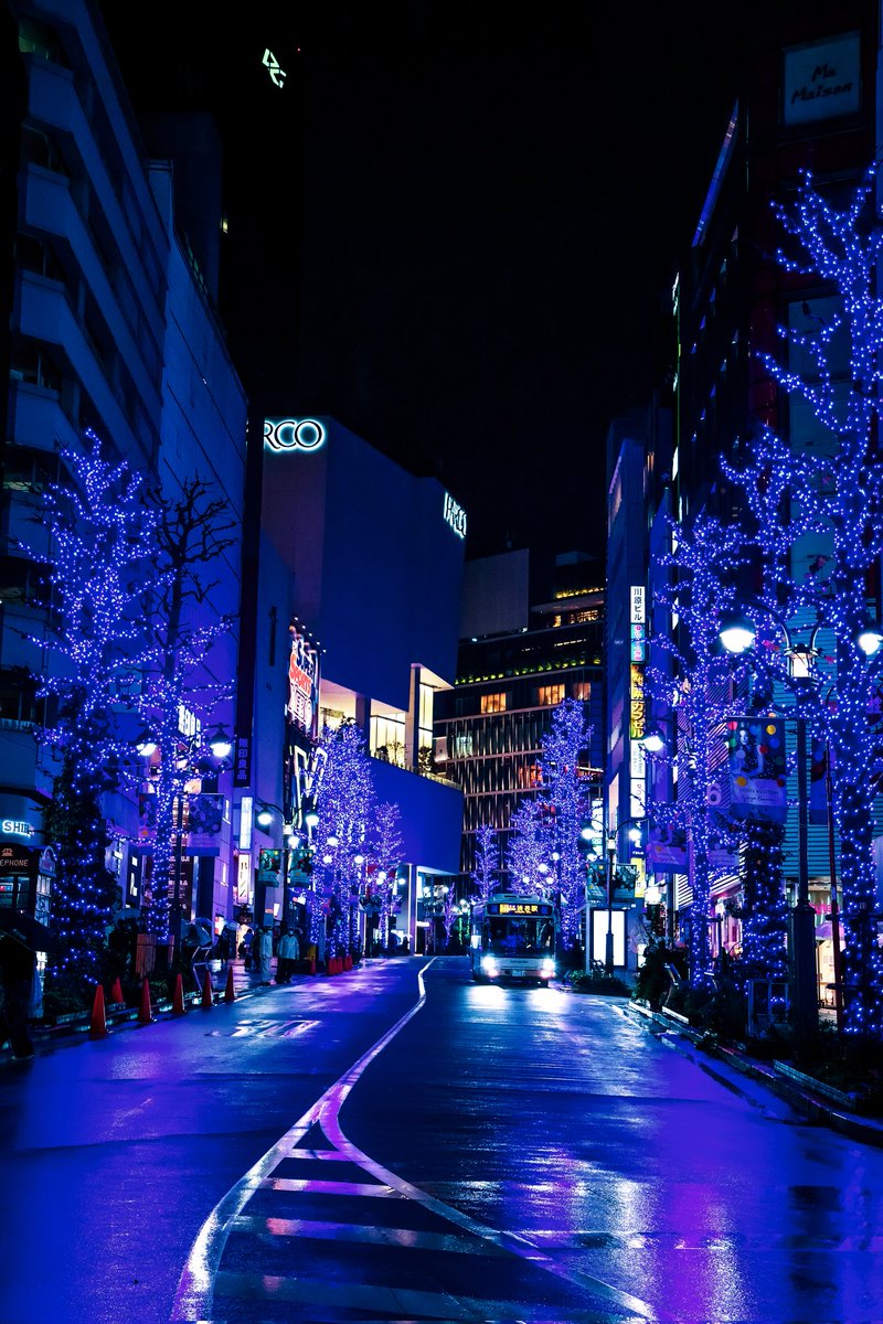 Shibuya Blue Lights☔
#photography #moments #キリトリセカイ #写真好きな人と繋がりたい #カメラ好きな人と繋がりたい #写真撮ってる人と繫がりたい #ファインダー越しの私の世界 #渋谷 #rainphotography #night #夜 #photography