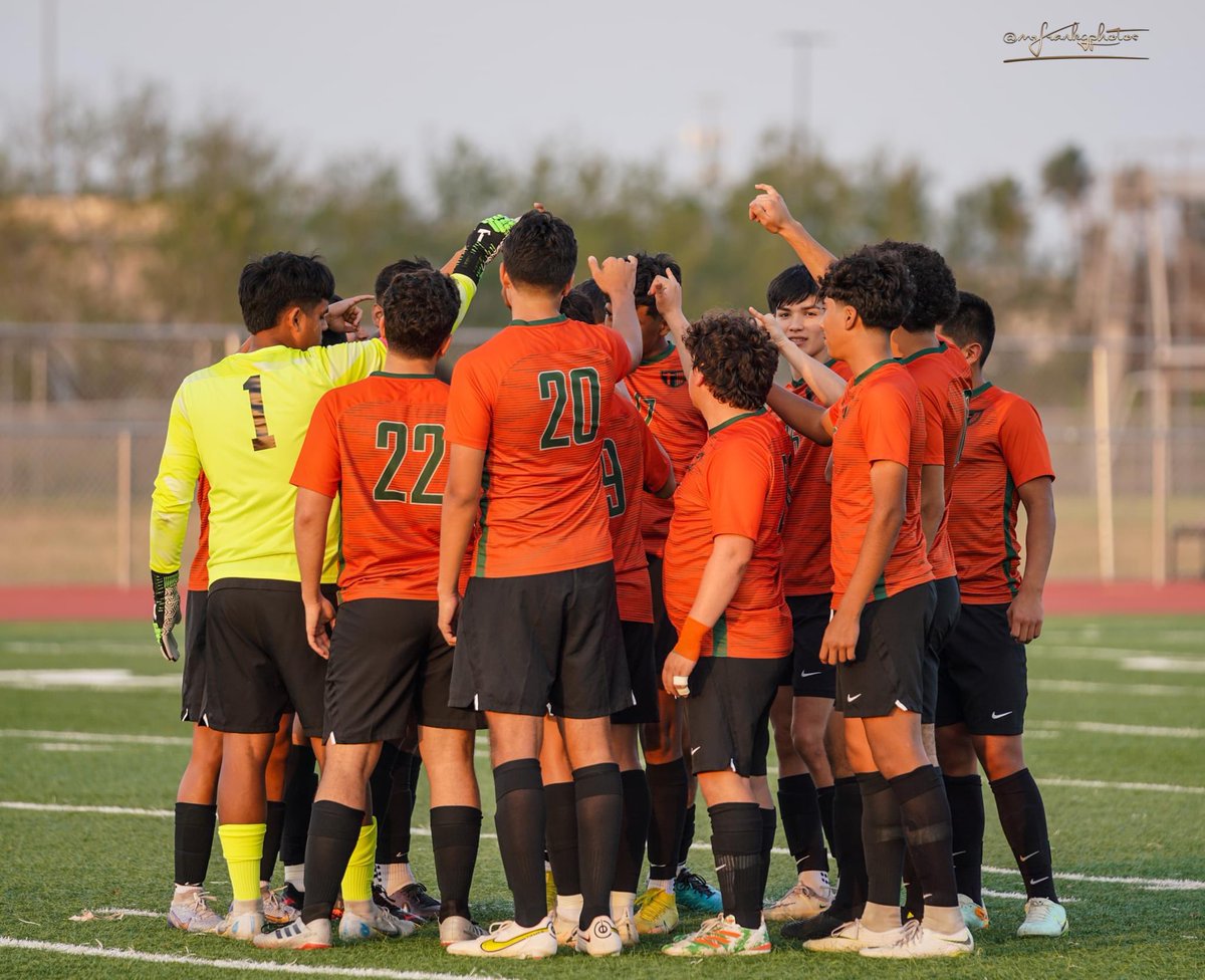 HawkSoccer10's tweet photo. Boys Soccer District 32-5A
Harlingen South 2
Mercedes 0
#HCISD #hawksoccer #texasuilsoccer
@LethalSoccer
@tascosoccer
@uiltexas
@HCISD_Athletics
@HHSSouth
@HarlingenCISD
@mrfrankgphotos https://t.co/k42uTsNnay