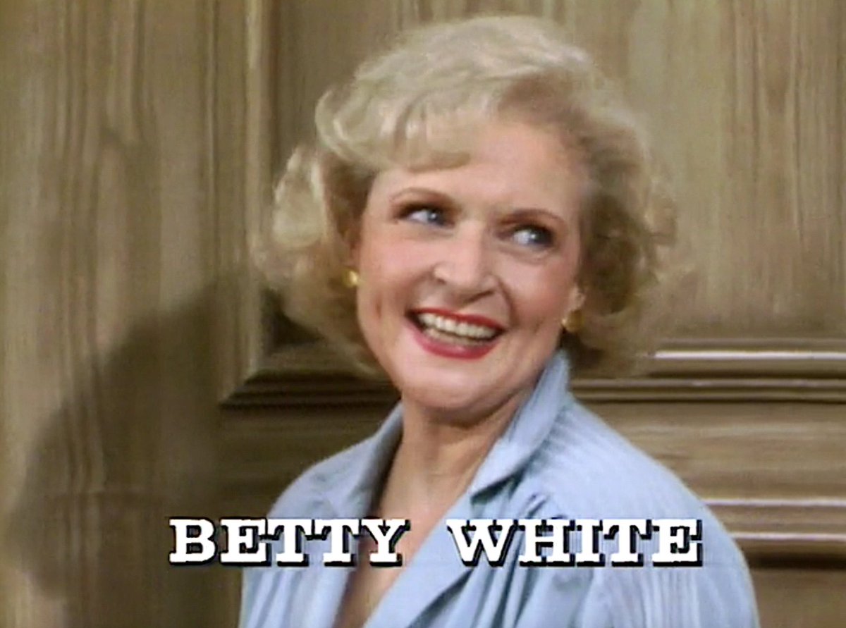 RetroNewsNow on Twitter "🎉Betty White was born on January 17, 1922"