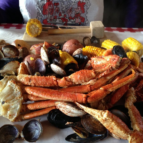 Out here making messes on tables with @FKASalemCartier.