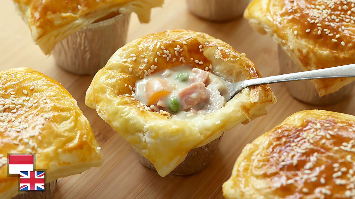 hermawan_devina's tweet photo. Creamy Gurih! Resep ZUPPA SOUP AYAM [CHICKEN POT PIE]

--- a thread ---- https://t.co/4anmRXCjYC