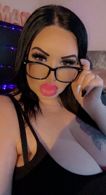 So I feel it&rsquo;s time for a support/networking community for BBW&rsquo;s/plus size models & MILFS. Who&rsquo;s interested