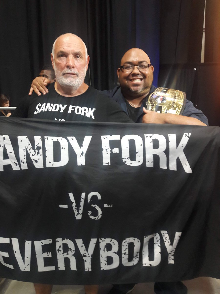 mWoMikeThunder's tweet photo. I never met Mark and Jay at meet and greets, despite being front row at the ROH shows in Baltimore and Fairfax.
I did however got the chance to meet Papa Briscoe. Took a pic and introduced me to their whole family in 2018.
Great ass family for sure.

#ThankYouJay
#MikeWorldOrder https://t.co/j6k9FM2yv6