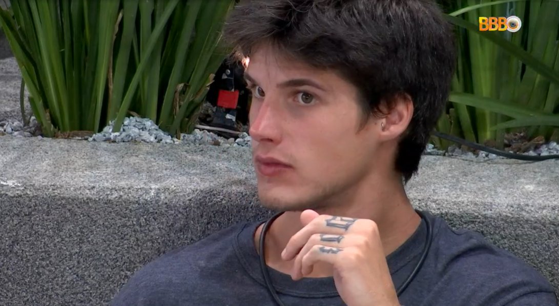 choquei's tweet photo. Gabriel: "Eu prefiro perder o amigo do que perder o jogo." #BBB23 https://t.co/KNLzZAuWaf
