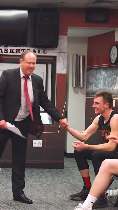 wisconsin-basketball-on-twitter-find-yourself-a-friendship-like-avery