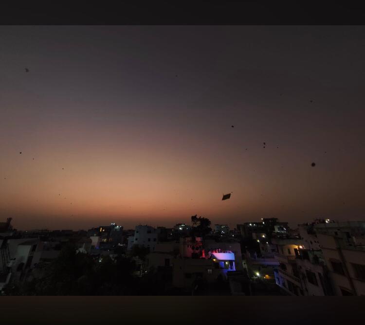 MCKGCAP's tweet photo. Spreading awareness matters!!
Avoid flying kites before 6 to 8 AM and after 5 to 7 PM a time when birds are more active.
The powdered glass string of manjha can cut through the wings and even slice the nerves
#mckgc #i #canclean #canal #ecofriendly #festival #cdma #swachhandhra https://t.co/QJgbN8KGra