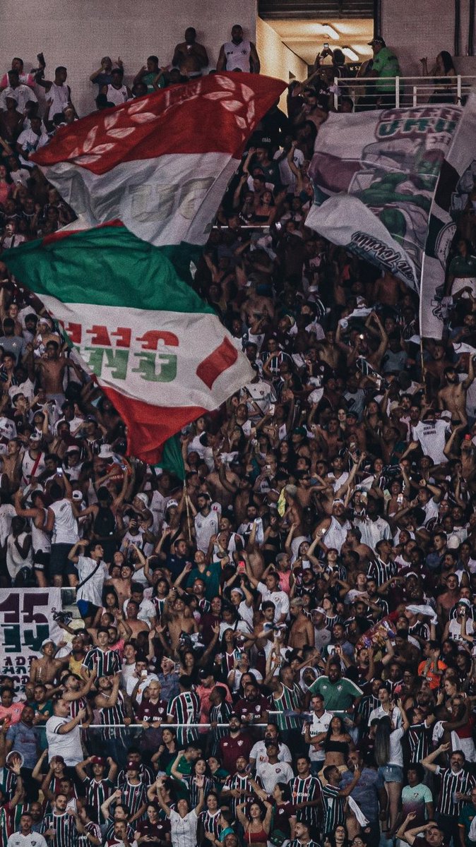 youngflu2nucleo's tweet photo. De volta pra casa ! 🤜🏿🤛🏿🇭🇺 @youngfluoficial #VemComAYoung https://t.co/dNn6jrpHRS