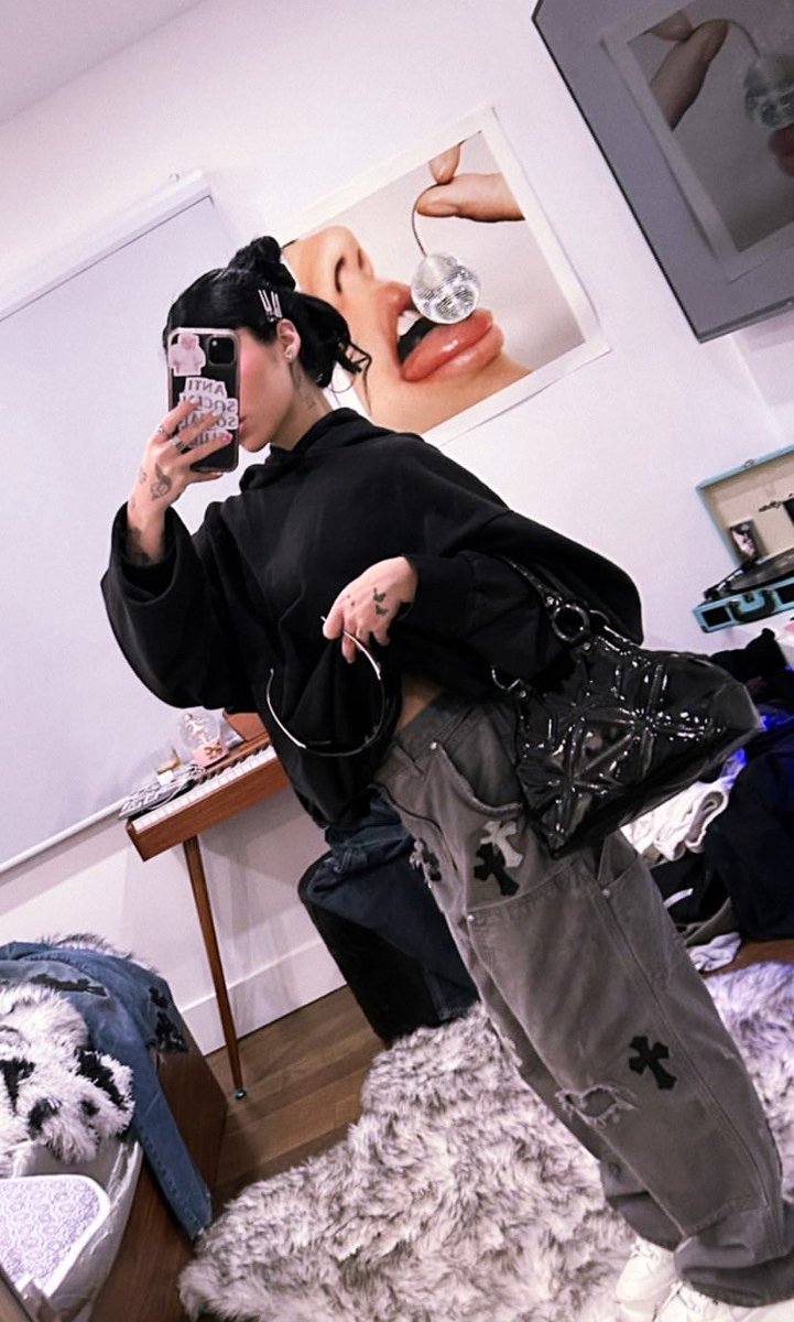 picsbarrett's tweet photo. chrome hearts pants. https://t.co/GTPmxz7g5N
