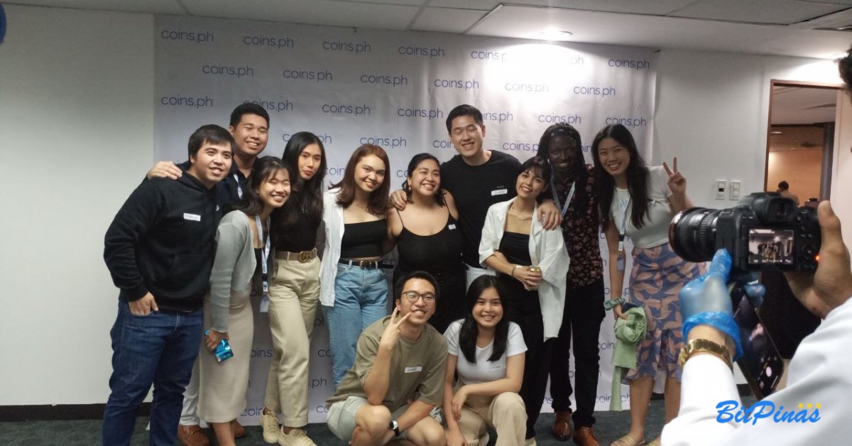 bitpinas's tweet photo. [News] @coinsph has unveiled its own virtual reality (VR) Avatar Studio, in its further push towards the metaverse: https://t.co/OKXZT3ga95

#CryptoPH #CryptoNewsPH #Cryptocurrency #Crypto #CoinsPH #VR #VRStudio https://t.co/fCtIFIkaGV
