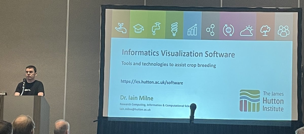 malcolmacaulay's tweet photo. Iain Milne presents to @pagmeeting tools and technologies to assist crop breeding developed at @JamesHuttonInst @HuttonICS @cropgeeks #germinate #brapi #flapjack #curlywhirly #helium #tablet #buntata
More info and software tools here:
https://t.co/kbqfMbwTgw https://t.co/xdWkGhRbto