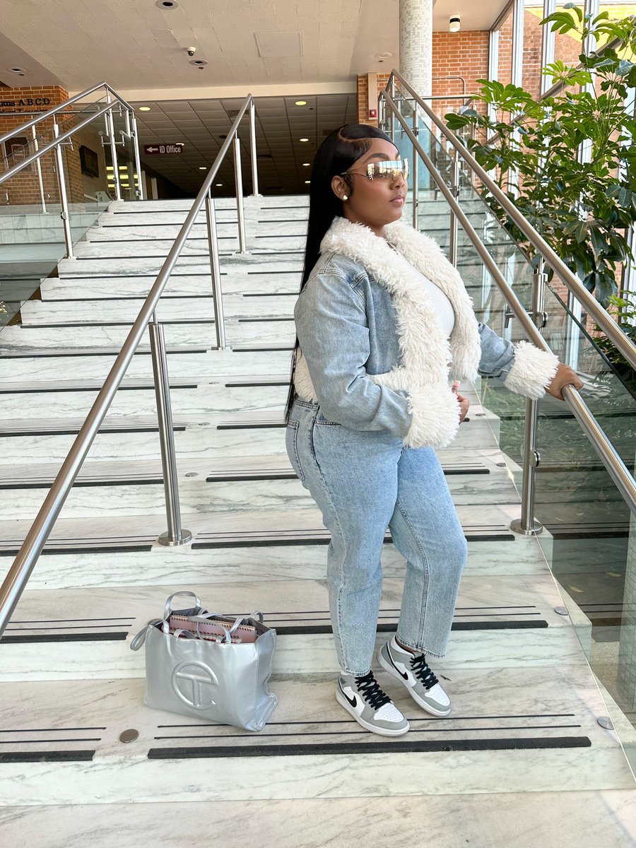 T_shandaaa's tweet photo. 𝘔𝘪𝘯𝘥 𝘖𝘷𝘦𝘳 𝘔𝘢𝘵𝘵𝘦𝘳 , 𝘐 𝘋𝘰𝘯’𝘵 𝘔𝘪𝘯𝘥 𝘈𝘯𝘥 𝘠𝘰𝘶 𝘋𝘰𝘯’𝘵 𝘔𝘈𝘛𝘛𝘌𝘙 🤍 https://t.co/Gw5Jtk7rJ9