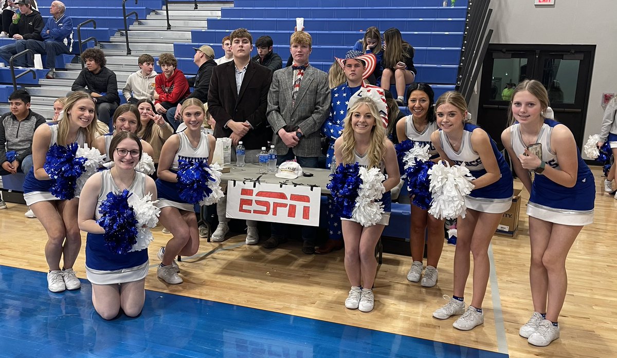 Coming to you live from Lakeview High your LHS cheerleaders and the ESPN announcers 🎤🏀
