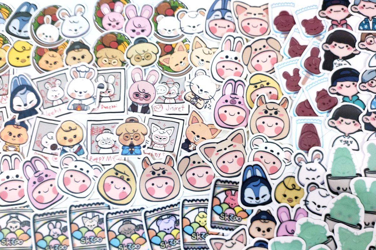 Ariel_Bear's tweet photo. Will be handing out limited freebies on the skz fm

what: very limited random skzoo stickers /or/ random skz Official Merch 
must: Like and retweet
when: D-Day 1.20
where: around smoa arena (exact loc tba)

dm if interested po for trades po ❤️
#benchxstraykids #staywithbench https://t.co/kL6agQDKbi