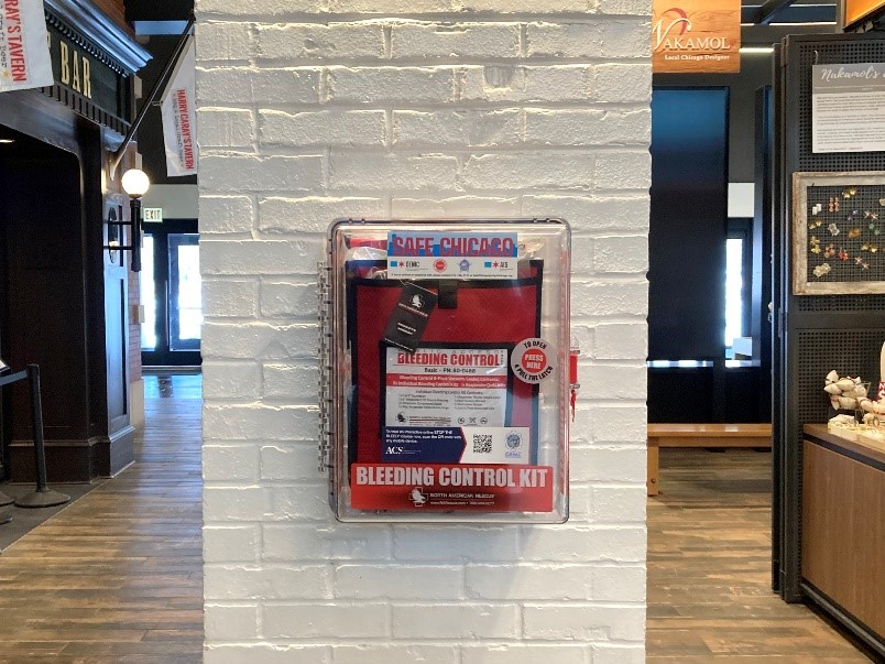 VicenteLozadaB's tweet photo. Este mapa🗺️ muestra los #kits #StopTheBleed ubicados en la ciudad de #Chicago, como parte de la iniciativa #OEMC’s #SafeChicago, donde se han colocado aprox. 550 kits en 350 edificios de #Chicago.

Una iniciativa que #SalvaVidas💓

Fuente: @ChicagoOEMC
https://t.co/J0AsnyWoHL https://t.co/OpV9X9Y9pY