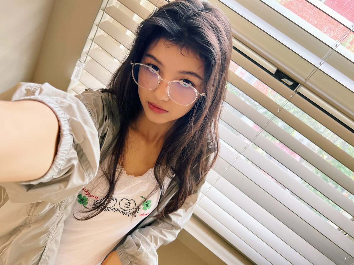 ละเมเดใส่แว่น เมเดเป็นฮอตเนิร์ดด้วยไหม