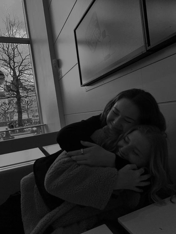 SOF01PER's tweet photo. ㅤ
◞ 🌸﹑𝐂𝐄𝐍𝐀 𝐅𝐄𝐂𝐇𝐀𝐃𝐀﹐ ݁  

* 𝒍ocal. . : 𝒂cαmpαmento meıo-sαngue 
* 𝒑articipantes. . : 𝒔ofıα (@SOF01PER)
* 𝒂ssunto. . : 𝒎iedo ɑ 𝒑erderte
ㅤ ───  o que restou de nós. . . https://t.co/7CACgCb9Hl