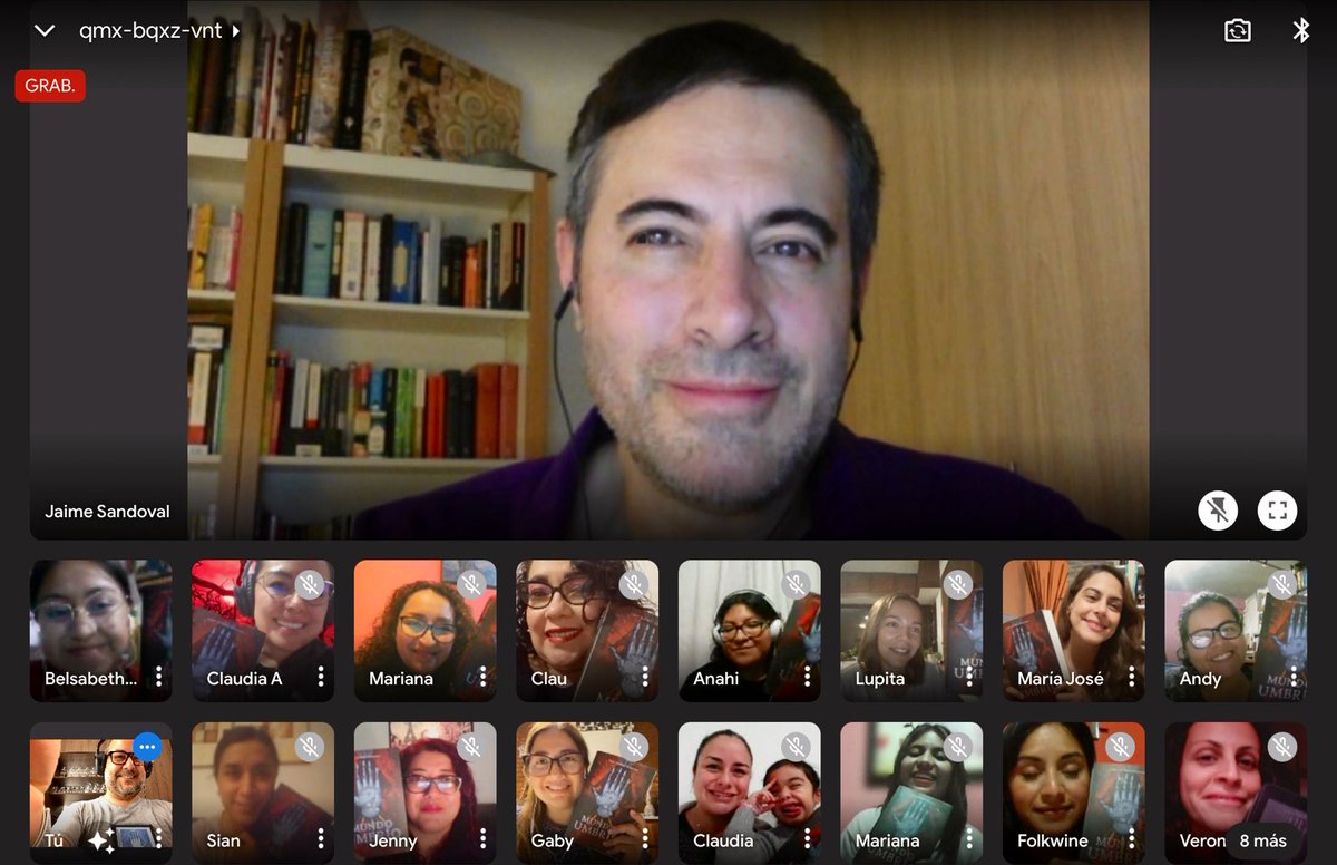 lorelimarquez's tweet photo. @jaimealfonsos GRACIAS por esas casi 2 horas compartiendo lo que más te apasiona y por el amor a tus lectores. 🖤

Queremos leer más de #MundoUmbrio @penguinlibrosmx @PenguinLibrosUS @penguinaudio @penguinlibros @Penguinlibrosco @penguinlibrosar @penguinlibrospe @penguinlibroscl https://t.co/JfW7YYHyZR