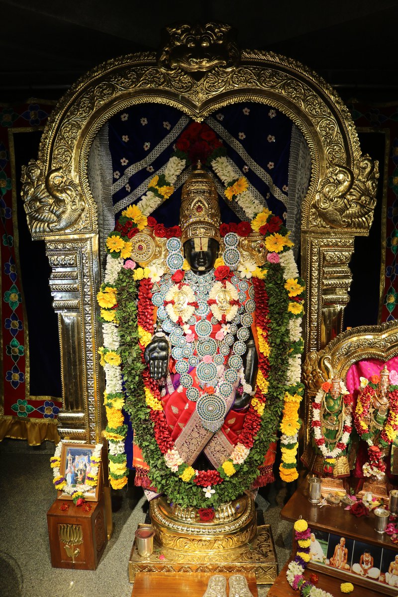 ISKCONPune's tweet photo. Today's 18/01/2023 Darshan
#iskconnvcc10thanniversary
#ISKCONNVCC #ISKCONPune #ISKCON
#PUNE #DailyDarshan #harekrishna
#Wednesday #18thjanuary #18thjanuary2023
#nvcc #radhavrindavanchandra
#iskcondesiretree #harekrsnatv #art
#harekrsnatelevision #radhakrishna
#today #love https://t.co/JKWGZCuTUs