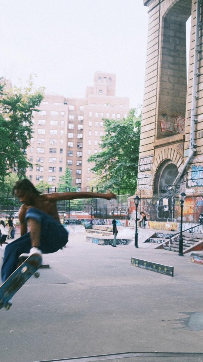 ripmiggs's tweet photo. nyc 🗽🎞️ https://t.co/NAiNI5iJsI
