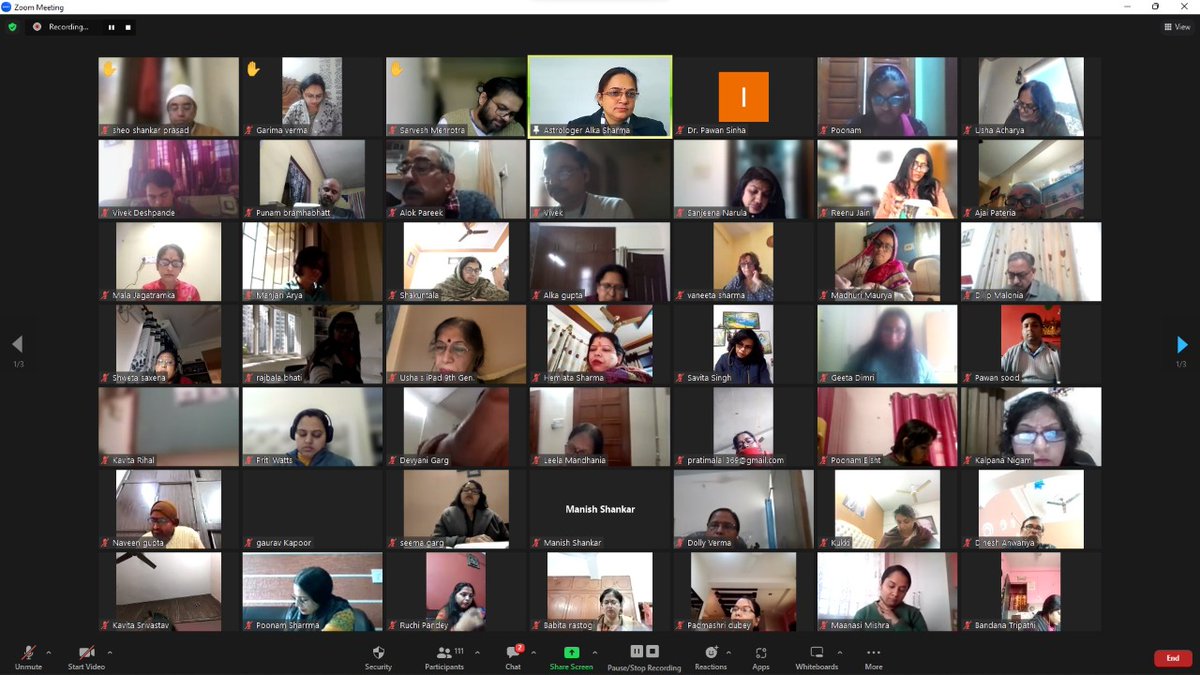 Iriwindia's tweet image. #IRIW #AstrologyClasses #Astrology #wednesdaythought    
ज्योतिष प्रभाकर 2022 -23 की कक्षा में सभी विद्यार्थियों ने आचार्या अलका शर्मा जी के मार्गदर्शन में ‘शिक्षा’ विषय का अध्ययन किया। जातक के जीवन में शिक्षा के बारें मैं विवेचना करने हेतु अलग-अलग कुंडलियों का अभ्यास किया गया|