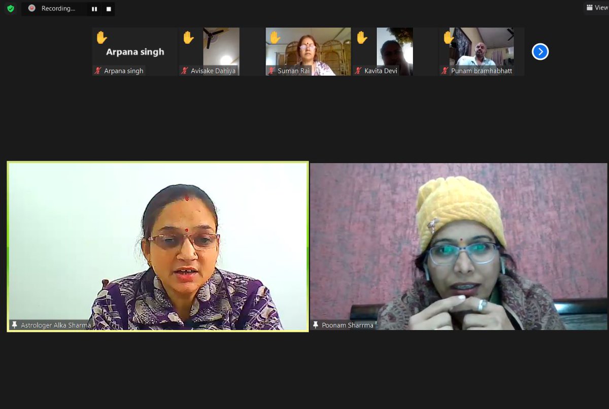 Iriwindia's tweet image. #IRIW #AstrologyClasses #Astrology #wednesdaythought    
ज्योतिष प्रभाकर 2022 -23 की कक्षा में सभी विद्यार्थियों ने आचार्या अलका शर्मा जी के मार्गदर्शन में ‘शिक्षा’ विषय का अध्ययन किया। जातक के जीवन में शिक्षा के बारें मैं विवेचना करने हेतु अलग-अलग कुंडलियों का अभ्यास किया गया|