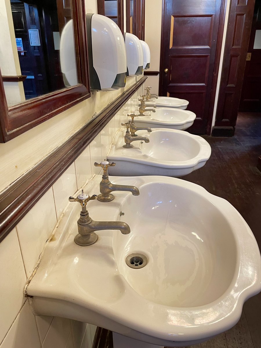 We're <a href="/WindsorRaces/">Windsor Racecourse</a> this week with the new Film Unit from <a href="/RBWM/">RBWM</a> As well as a classic English pub, alleyways &amp; controllable road we have spaces for unit base, production offices &amp; crowd holding. Location managers can contact us directly: enquiries@your-venue.co.uk #locationmanager