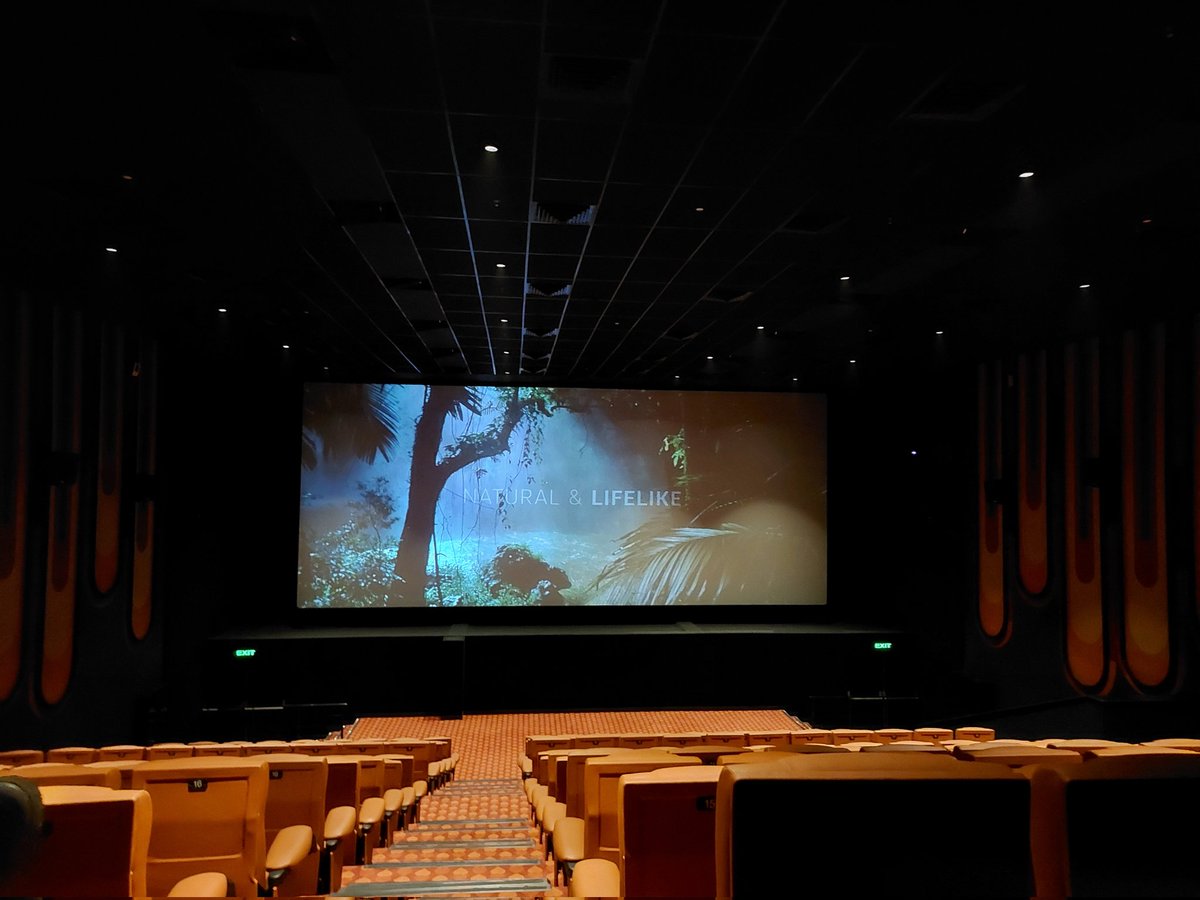 dhanakankit17's tweet photo. @ajaydevgn Sir, you made a fabulous theater in #Ahmedabad. This is my first time, and when I entered the theater, it's mind-blowing. 
#ticket price affordable.
#Food price affordable.
#Ambience is awesome.
Highly recommend NY #Cinema

#AjayDevgn #nycinema https://t.co/BwF76xQWe5