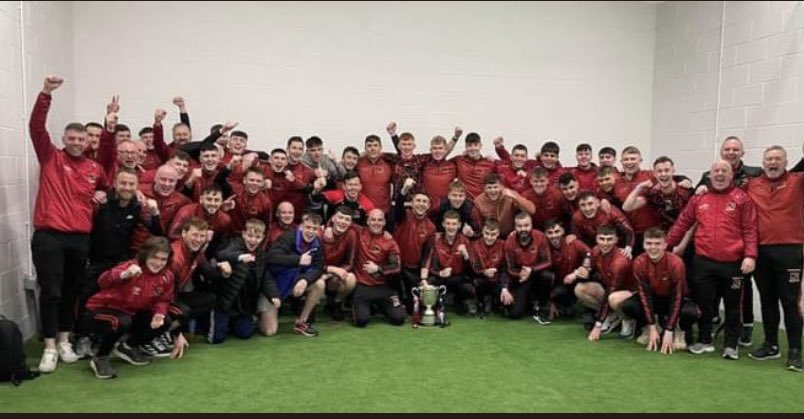 KevinMyers80's tweet photo. An amazing few days with an amazing bunch of people. The stuff of dreams getting to Croke Park with @FossaGaa and winning an All-Ireland. 🔴⚫️🏆 https://t.co/vhoEnXq9Qf