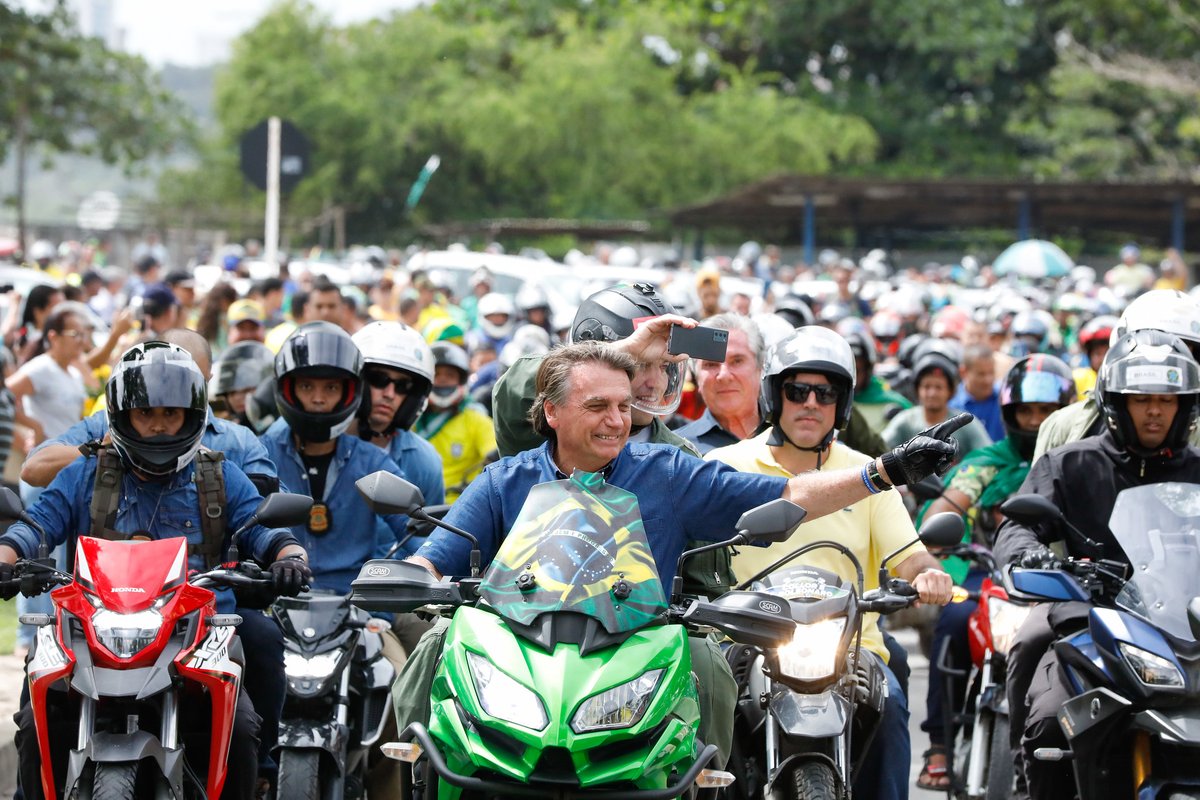 VOCÊ VIU?
Gastos de cartão corporativo de Bolsonaro chegam a R$ 75 milhões. O número divulgado anteriormente era de R$ 27 milhões. O valor, 3 vezes maior, foi divulgado pelo Portal da Transparência
em.com.br/app/noticia/po…