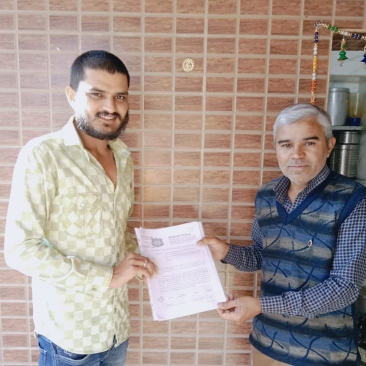 ajjukhatana2529's tweet photo. બધી મહેનત આ સ્માઈલ માટે જ હતી...

મારો જાત અનુભવ બોલે છે:
માતા-પિતાના આશીર્વાદ નશીબની ગમેતેવી વાંકીચૂકી રેખાઓ સીધી કરી નાખે છે. https://t.co/EOWpcKujYa