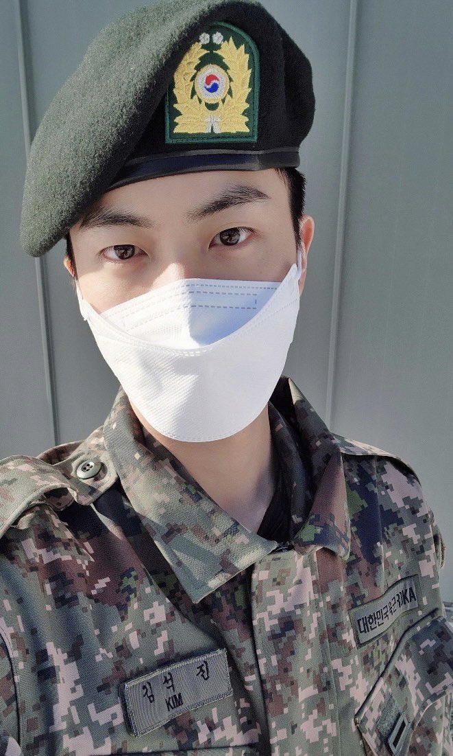 hourlyjin's tweet photo. military husband 🥹 https://t.co/cQNDElMZ3s