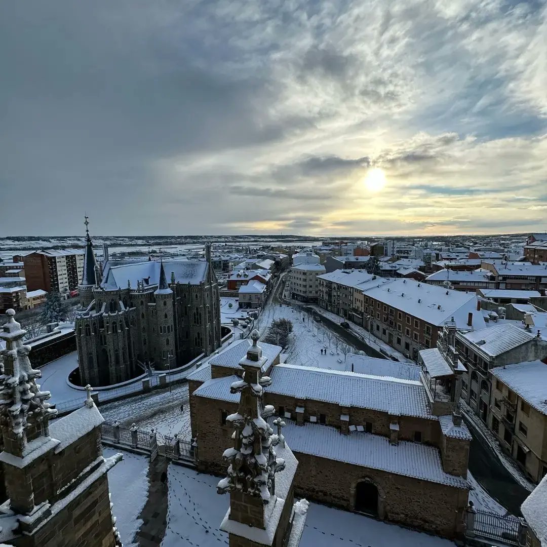 Catedral Astorga tweet media