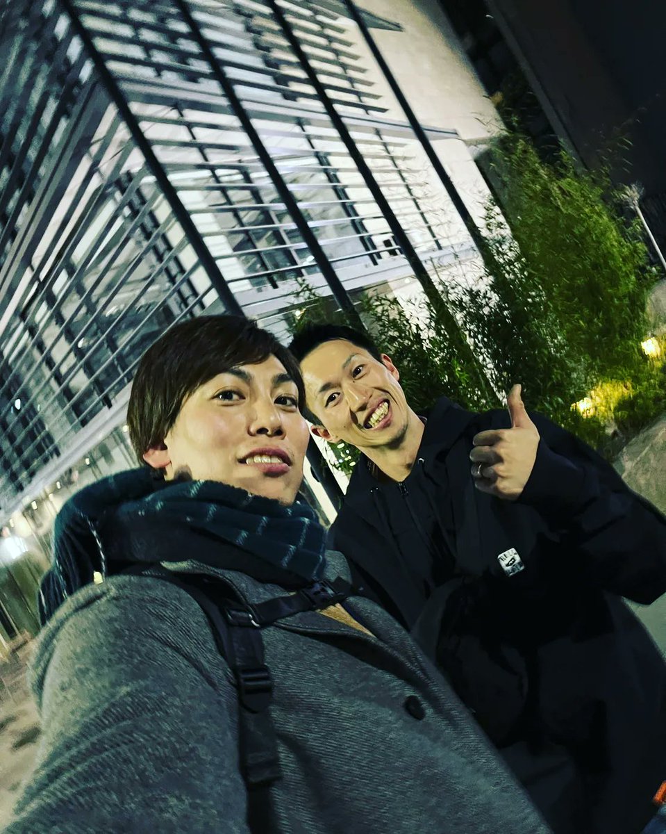 ShunsukeWatana3's tweet photo. 再会。
In Romania🇷🇴

やっぱ俺は周りに恵まれている。
忘れちゃいかん。

感謝しかない。
ありがとうございます🙇‍♂️

#再会 #inromania #越川優 #渡辺俊介 #volleyball #helloid #楽しい時間 https://t.co/P3pTdzQo7v
