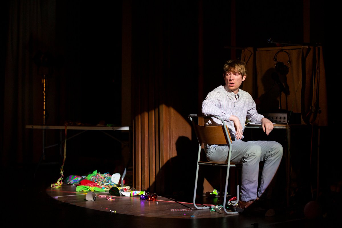 edintfest's tweet photo. The morning after the night before 🎈

Domhnall Gleeson appeared at the 2021 #EdIntFest, starring in the world premiere of Enda Walsh's brilliant production Medicine from @landmarkireland at the @traversetheatre.

📷 @JessShurte https://t.co/GzVg4Afv4G