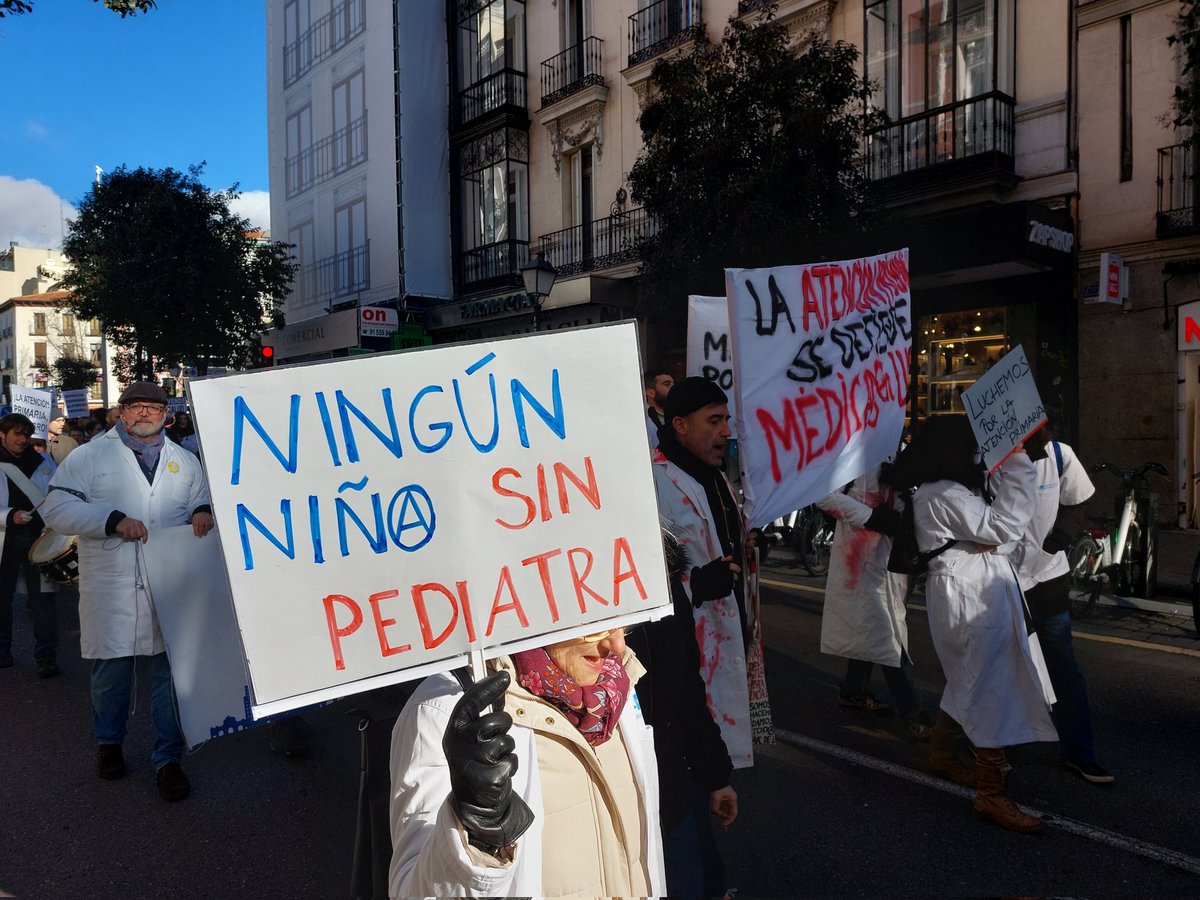 amytsmedicos's tweet image. 😔LA PEDIATRÍA DE ATENCIÓN PRIMARIA ESTÁ EN PELIGRO DE EXTINCIÓN 

⚠️Miles de niños y niñas de la Comunidad de Madrid no tienen pediatra asignado