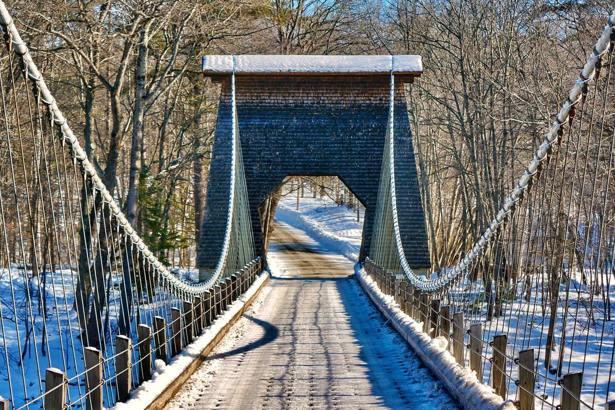 spunkynoni1's tweet image. #wirebridge #maine #winter #bridge
