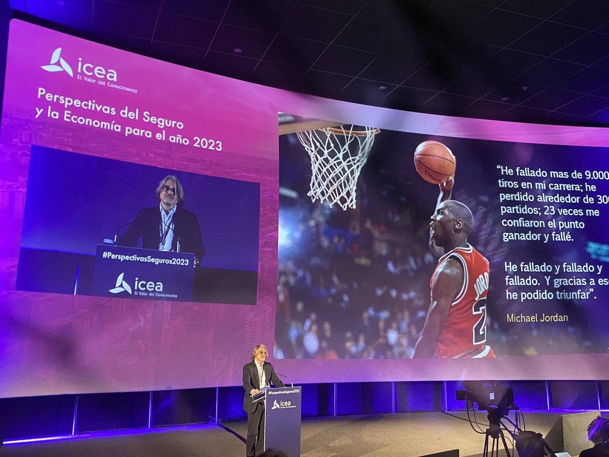 #PerspectivasSeguros2023 Para TRANSFORMAR una organización tenemos que ser para el #cliente: 

✅ más rápidas  
✅ más baratas
✅ más fáciles  

Y el #Talento es la única ventaja competitiva más #Sostenible 

José Antonio Sánchez, Dir. General <a href="/icea_es/">Asociación ICEA</a> 

@MutuaAbogacia