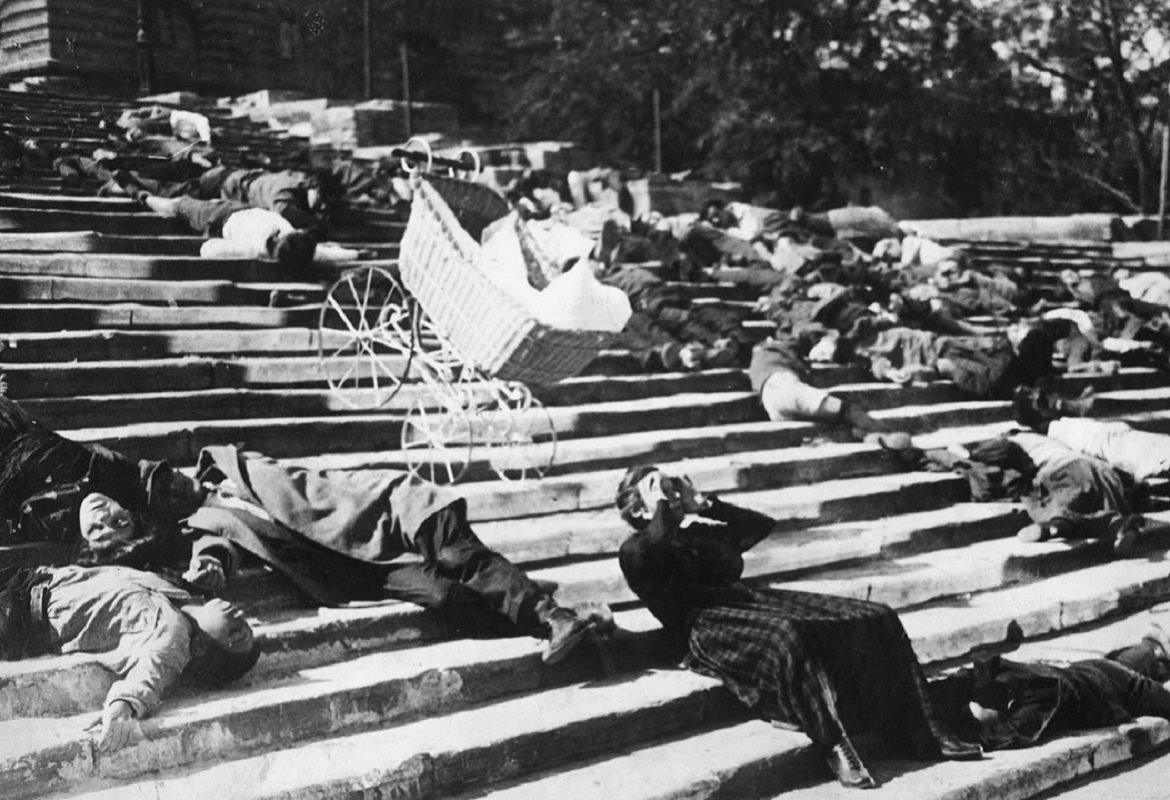lecinemamuet's tweet photo. Né un 22 janvier : Sergueï Mikhaïlovitch Eisenstein (1898-1948), cinéaste soviétique, chef de file de l'avant-garde russe des années 20 avec de nouvelles techniques et expérimentations en termes de montage, donnant des films marquants tels que La Grève ou Le Cuirassé Potemkine. https://t.co/GwEGhAj5Od