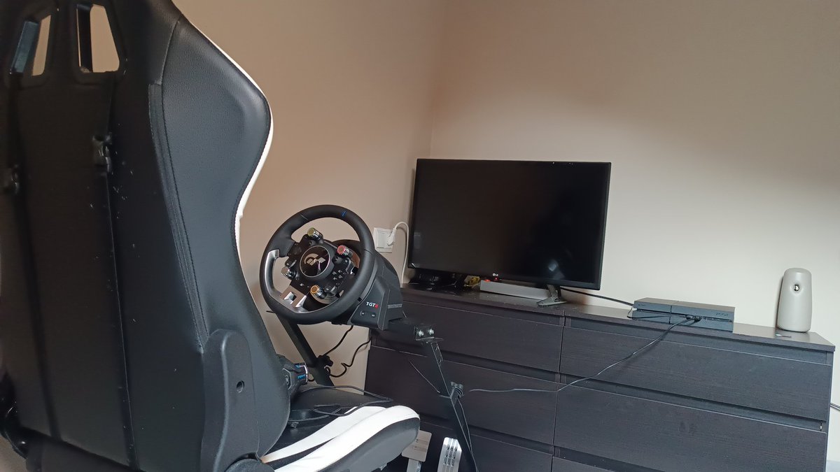 aaroonn25 tweet media