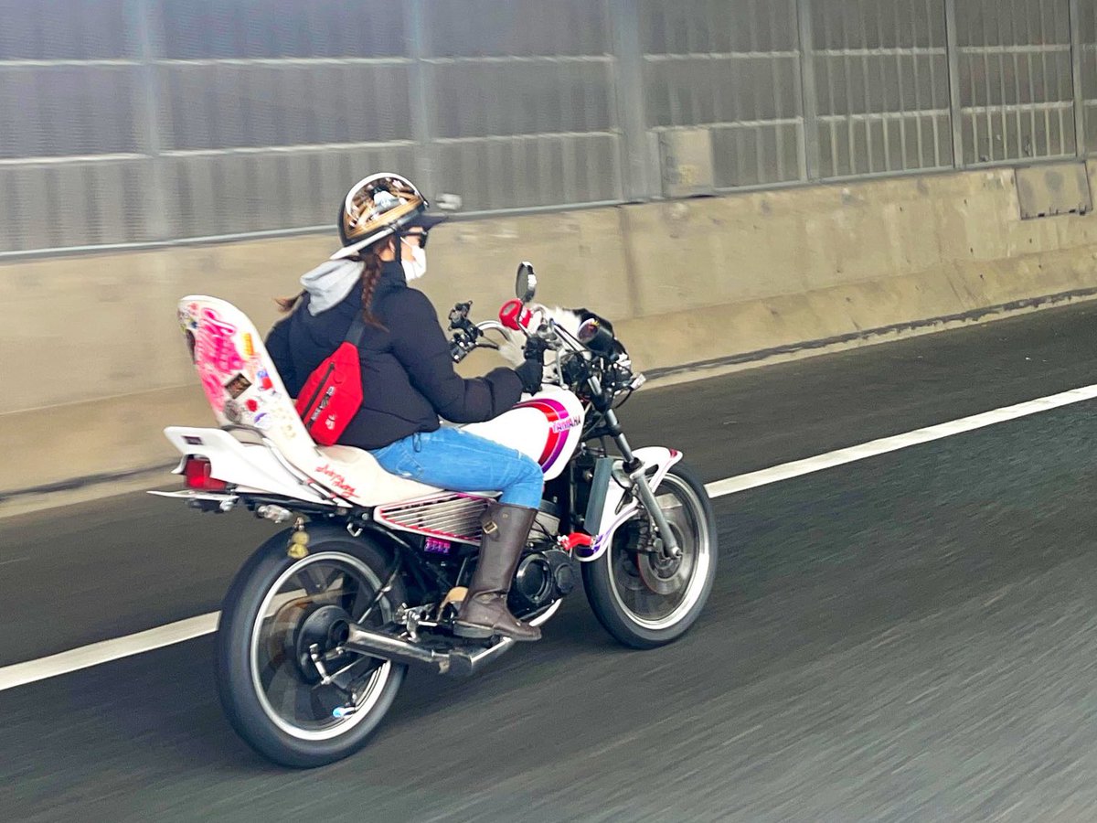 cbrxrz's tweet photo. 旧車會としても走れるし正統派ライダーとしても走れるよ🏍 どんな走り方でもどんな系統でもバイクは楽しい！！！❤️❤️✨ https://t.co/0tgbycUSNA