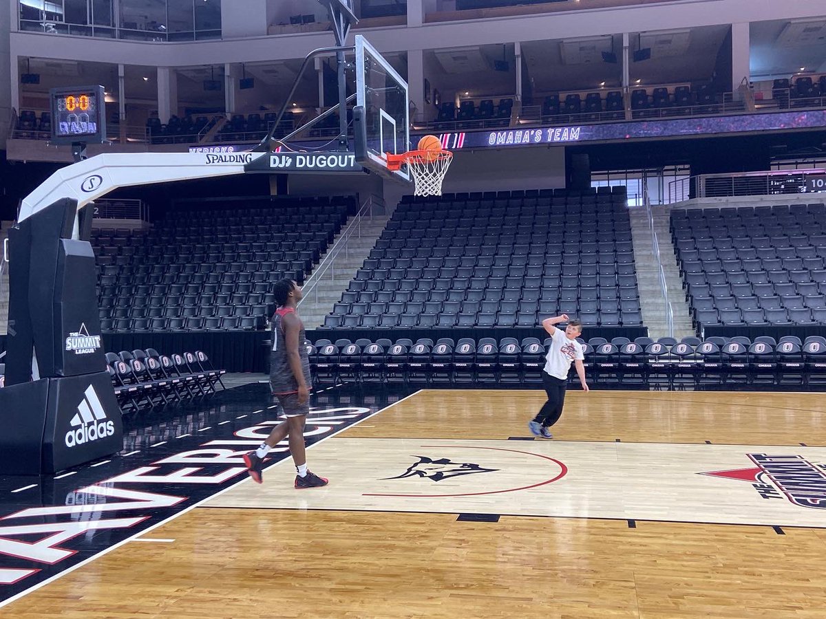 bwissmiller's tweet photo. Huge shoutout to @jay5white for not just this interview, but shooting around with Colt afterwards. https://t.co/N92P0e2QUK