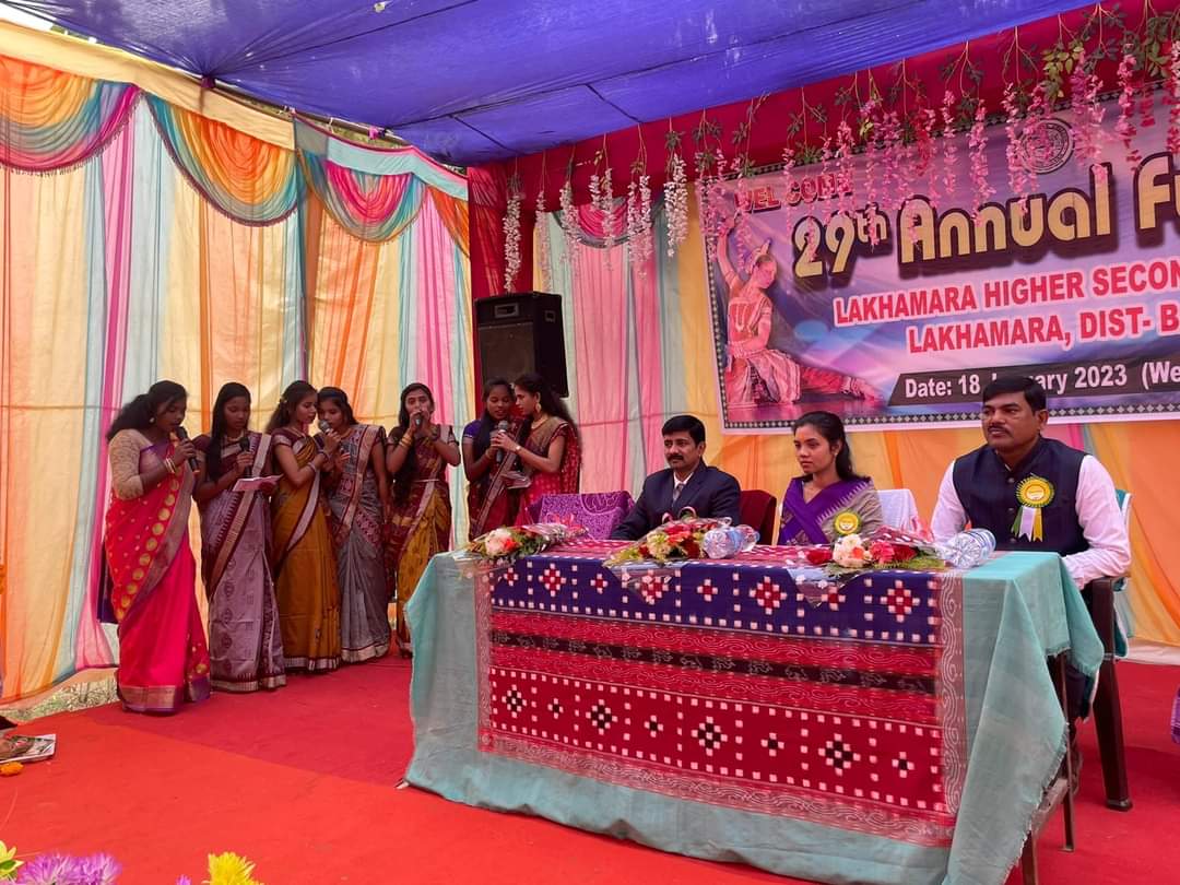 Barsha_bariha's tweet photo. ଆଜି ପଦ୍ମପୁର ନିର୍ବାଚନ ମଣ୍ଡଳୀ ପାଇକମାଳ ବ୍ଳକ ଲଖମରା ମହାବିଦ୍ୟାଳୟ ରେ ଅନୁଷ୍ଠିତ 29ତମ ବାର୍ଷିକୋତ୍ସବ ରେ ମୁଖ୍ୟ ଅତିଥି ଭାବରେ ଯୋଗଦାନ ଦେଇ କୃତ୍ତିତ୍ୱ ଛାତ୍ର/ଛାତ୍ରୀଙ୍କୁ ପୁରସ୍କାର ପ୍ରଦାନ କଲି।
@CMO_Odisha https://t.co/ag6qLSzhKy