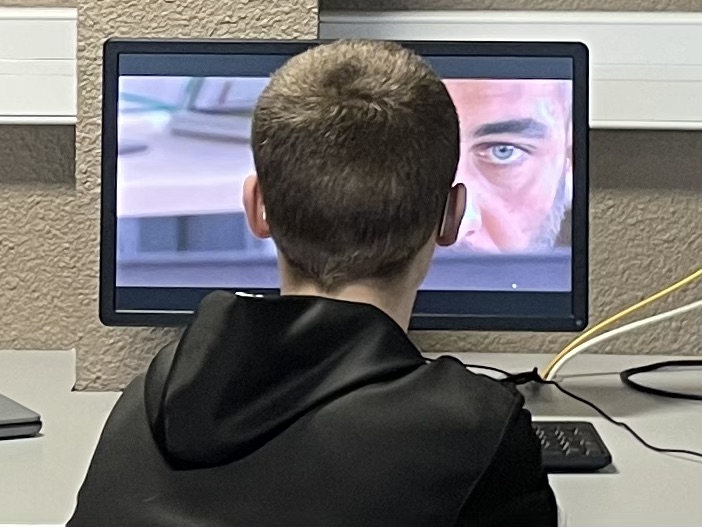MMaronne's tweet photo. Les jeunes à la conquête des métiers ! A Saint Loup (70), 70 collégiens et leurs professeurs ont commencé à utiliser #onyxp, le jeu sérieux dédié à la découverte des métiers. Un grand merci @PhDestable et @StephanePini pour leur enthousiasme ! #CordéesDeLaRéussite https://t.co/UZWcWGgGbE