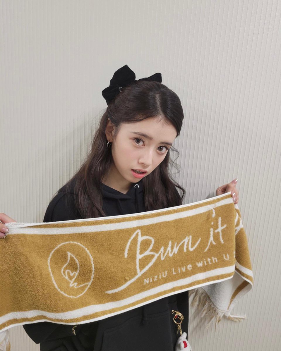 NiziUBrasil's tweet photo. Atualização de #RIMA no Instagram: (1/2)

"Parte 3 :)
Muito obrigada mais uma vez pela performance do Burn it Up Dome ♡
O Asia Artist Awards de 2022 também foi divertido ~ Estou feliz! +

🔗https://t.co/wbwl2Vw0fF

#NiziU #NIZIUGRAM @NiziU__official https://t.co/CsUFipEtiE