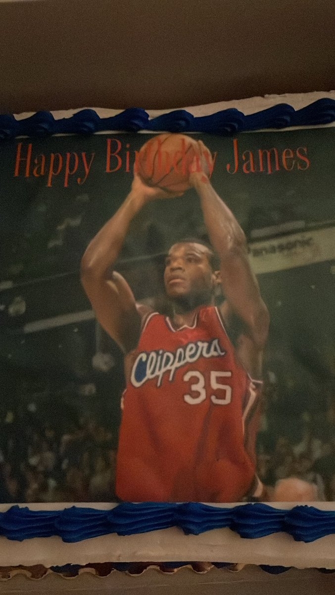 lesoftparade's tweet photo. Another one #ClipperNation #LoyVaught https://t.co/Ug73gF0rqX