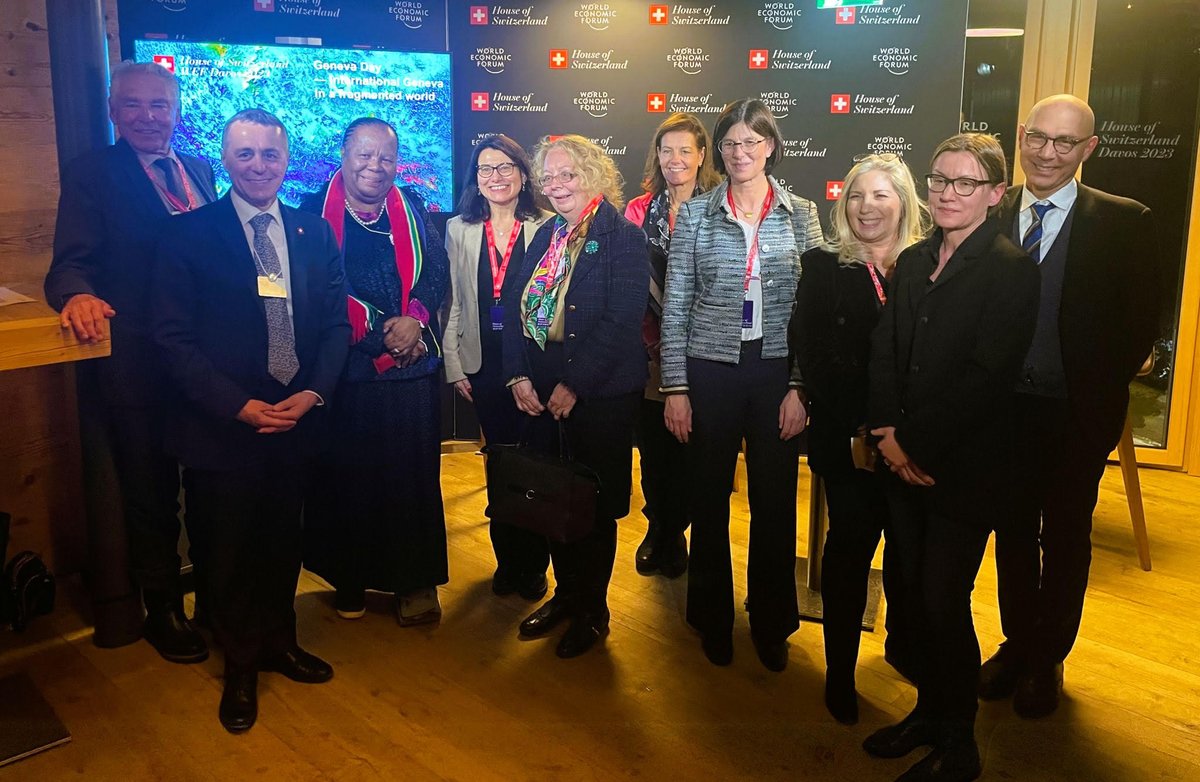 Behind the scenes #Davos23:
The Panel of  '#InternationalGeneva in a fragmented world', with Director Marie-Laure Salles,
@ignaziocassis, Naledi Pandor,
Peter Brabeck (@GESDAglobal), Mirjana Spoljaric Egger (@ICRC), 
@NgaireWoods,@CatrinHinkel, @volker_turk & @NatFontanet.