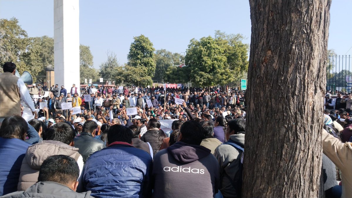 MohitValmiki16's tweet photo. हम हमारा हक मांगते
नहीं किसी से भीख मांगते
#Ops_लागू_करो
#इंटर_डिस्कोम_स्थानांतरण
#पद_नाम_चेंज_करो
#Jen_GP_4800
@PrthveerajG @MeenaBagru @Ramkesh83366346 @RajCMO @BSBhatiInc @ashokgehlot51 @SdmMandawar92 @AITUC_UnionRaj https://t.co/SfABtWSoc0